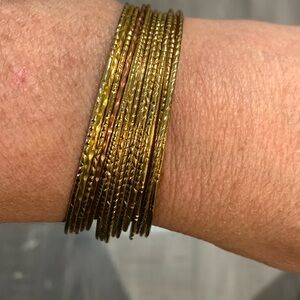 Bangles more than the photos show you get 25+
